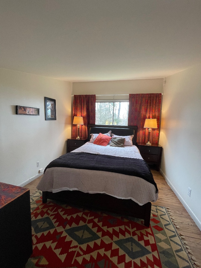 Lovely Apartment in quiet Neighborhood - Photo 5