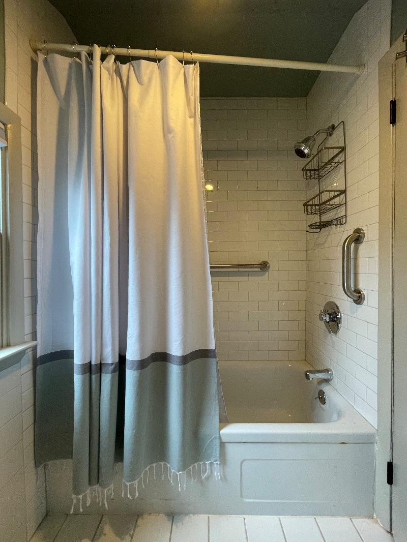 Lovely Apartment in quiet Neighborhood - Photo 11