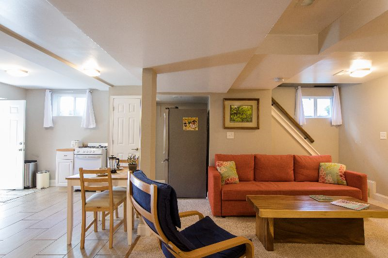 Spacious private apartment in a quiet leafy neighborhood - Photo 2