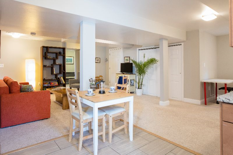 Spacious private apartment in a quiet leafy neighborhood - Photo 1