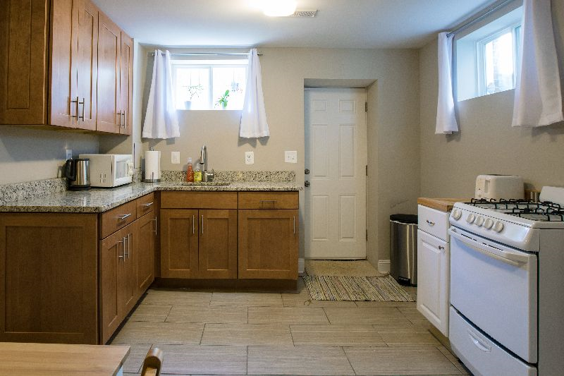 Spacious private apartment in a quiet leafy neighborhood - Photo 5