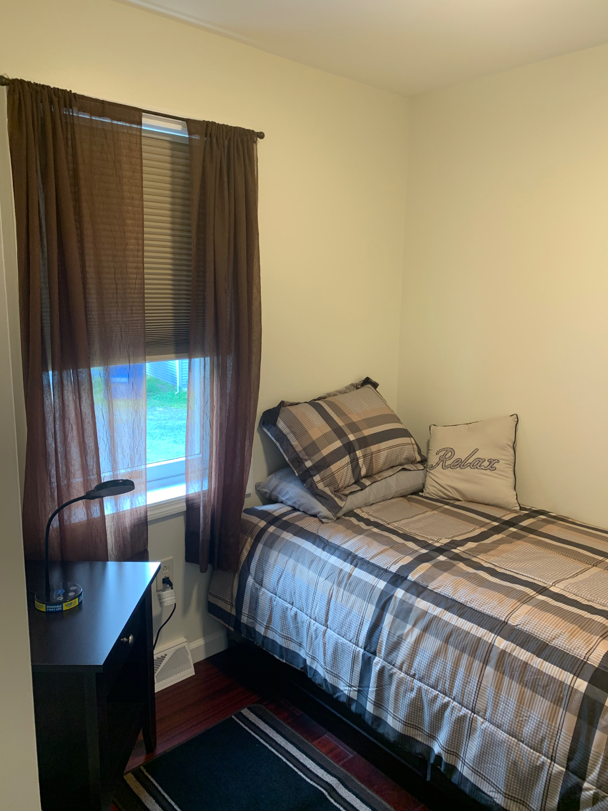 Modern Apartment In Friendly Neighborhood 1 bedroom - Photo 3