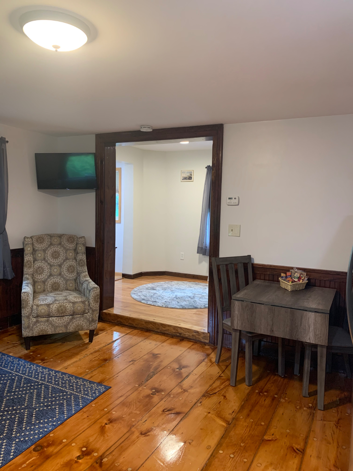 Modern Apartment In Friendly Neighborhood 1 bedroom - Photo 7