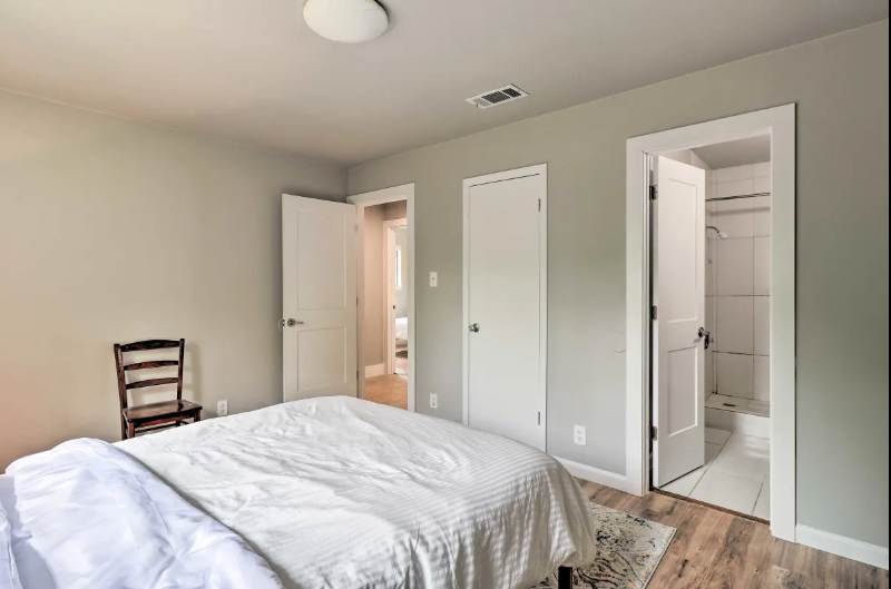 Remodeled Duplex in Northwest Austin - Photo 10