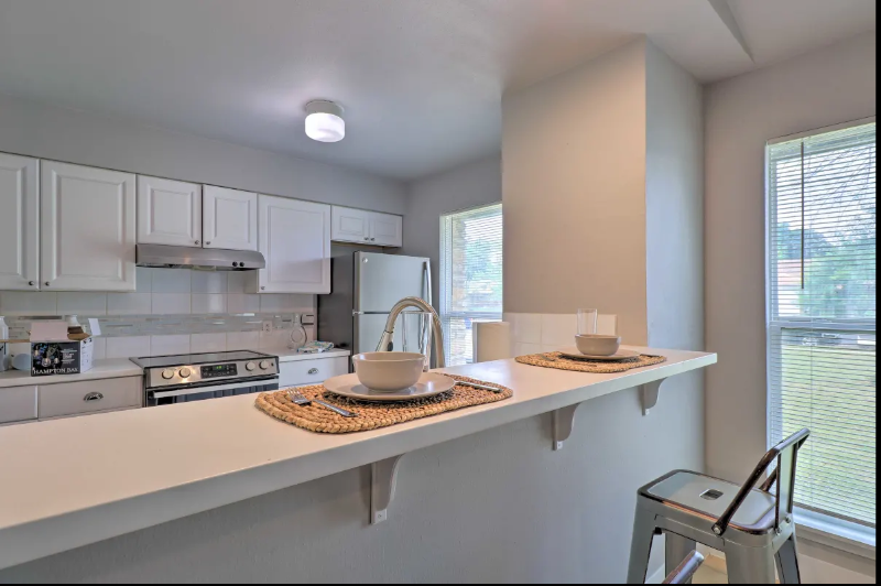 Remodeled Duplex in Northwest Austin - Photo 2