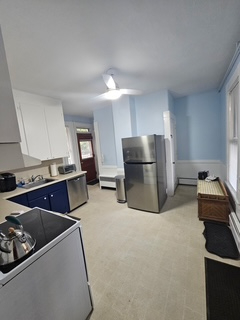 Great Apt near Hospitals across from park -1 - Photo 12