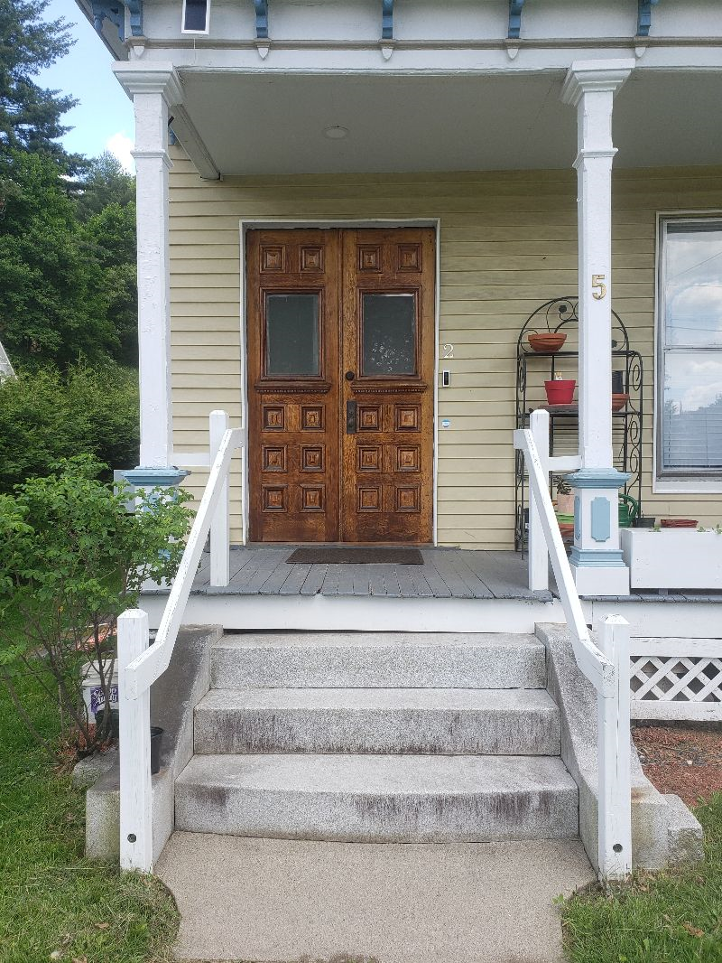 Great Apt near Hospitals across from park -1 - Photo 1