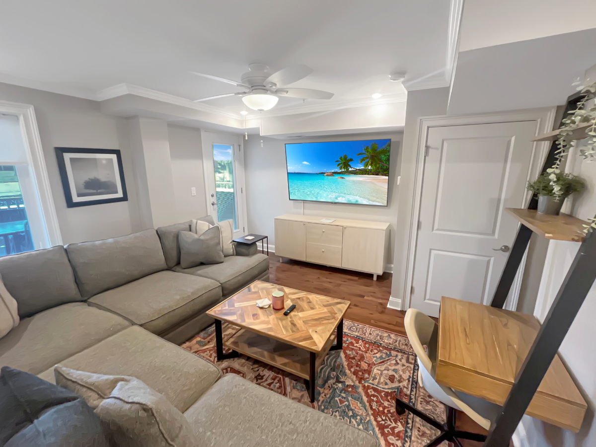 Modern and Cozy Apartment with Parking