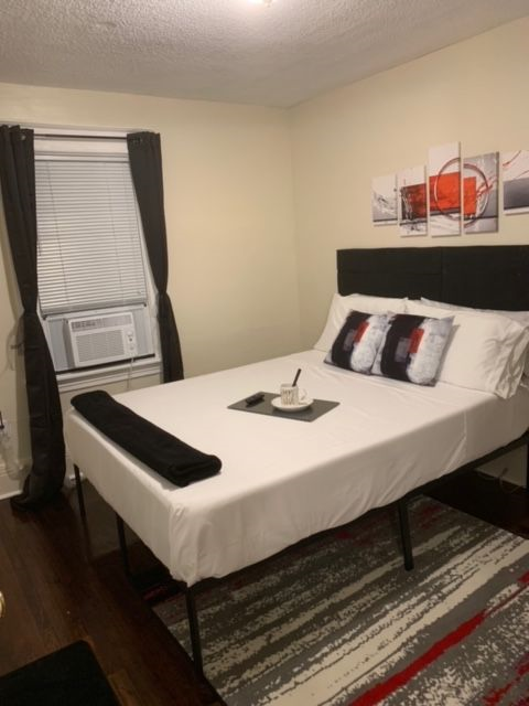 Rave Reviews- Newly Renovated-10 Min from RGH/Strong/Unity Hospital! - Photo 12