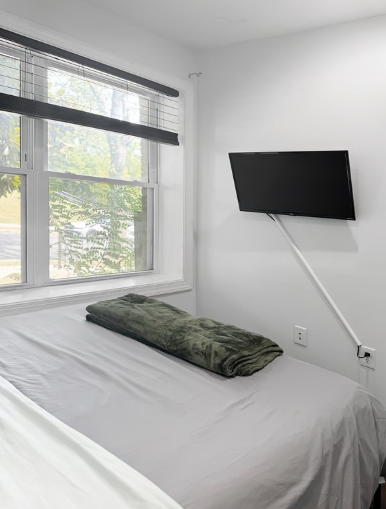 Cozy Condo H Street 2 bedroom 2 bath - Photo 11