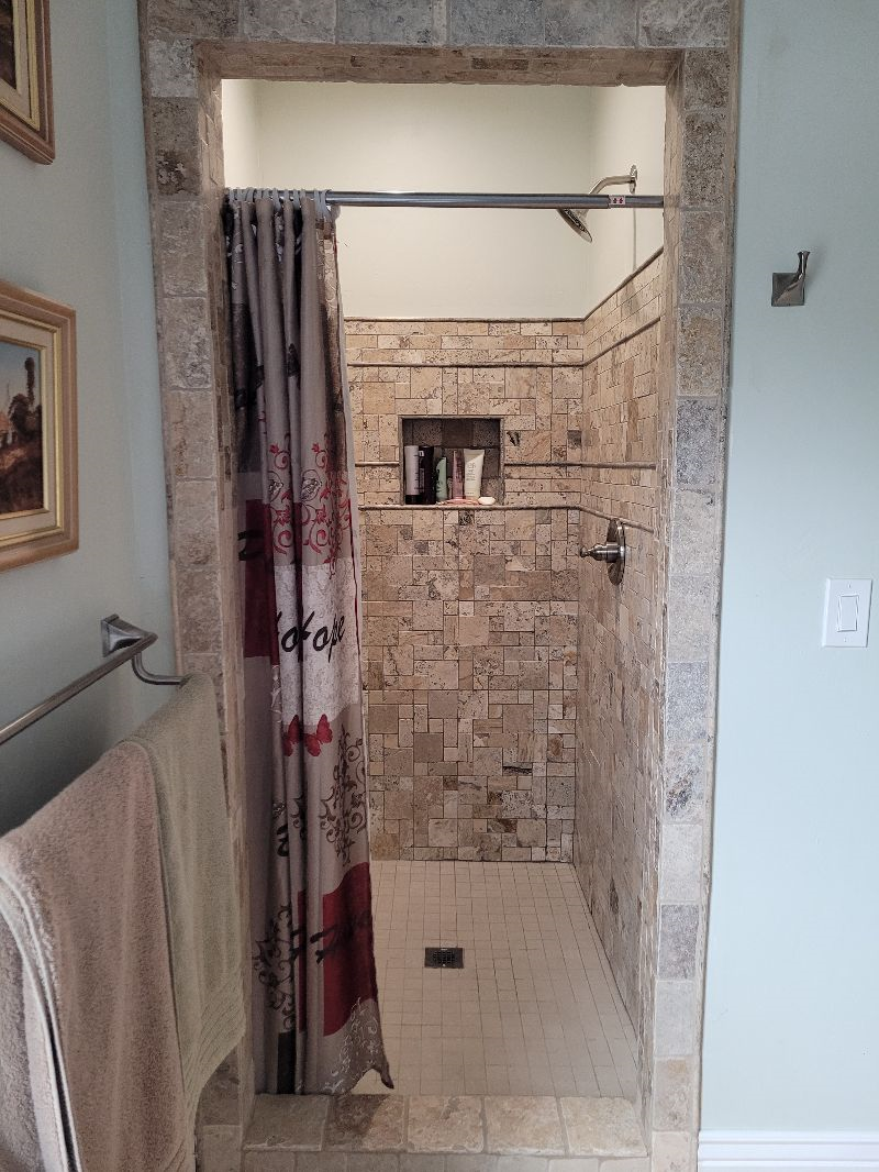 Cozy master suite in historic home near downtown. - Photo 3