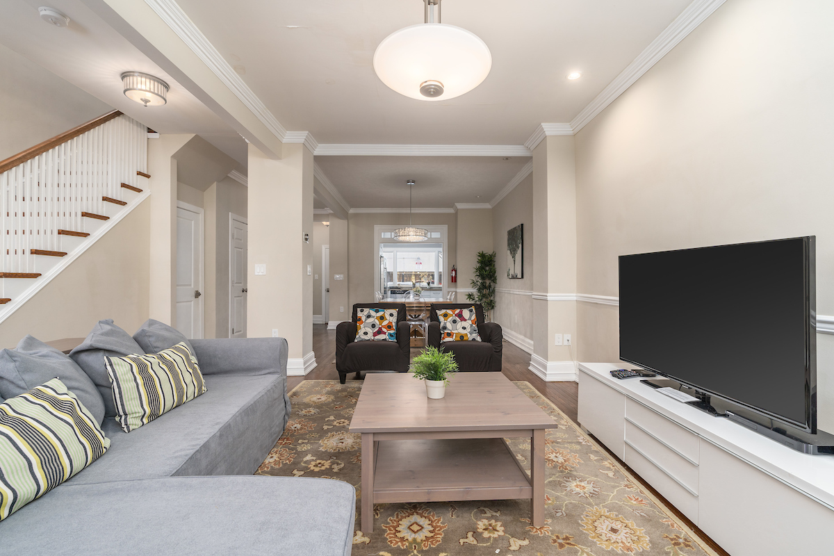 Upscale & Modern Woodley Park Home w Parking - Photo 1
