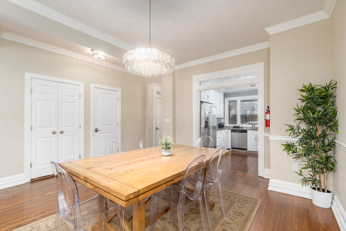 Upscale & Modern Woodley Park Home w Parking - Photo 7