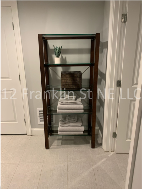 Recently Remodeled English Basement - Short walk Medstar WHC, NRH, Children's and VA - Photo 10