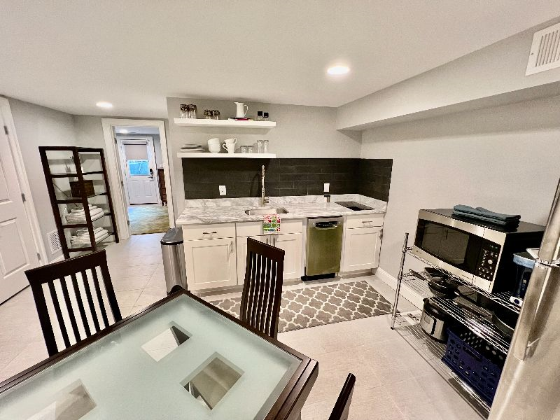Recently Remodeled English Basement - Short walk Medstar WHC, NRH, Children's and VA - Photo 2