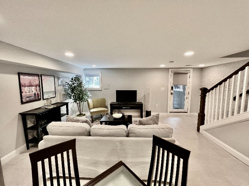 Recently Remodeled English Basement - Short walk Medstar WHC, NRH, Children's and VA - Photo 5