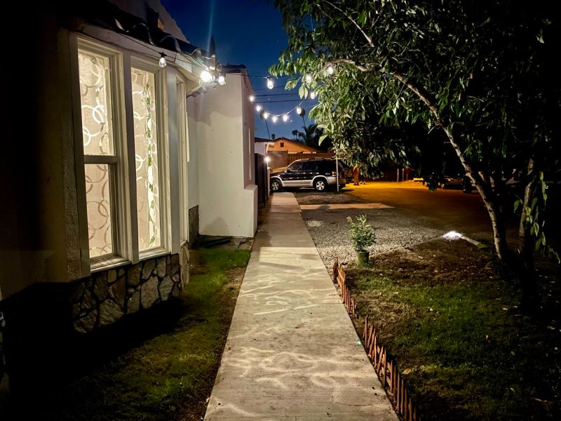 FULLY FURNISHED 1BR | REMODELED | ALL UTILITIES INCLUDED | PARKING INCLUDED | WASHER/DRYER - Photo 5