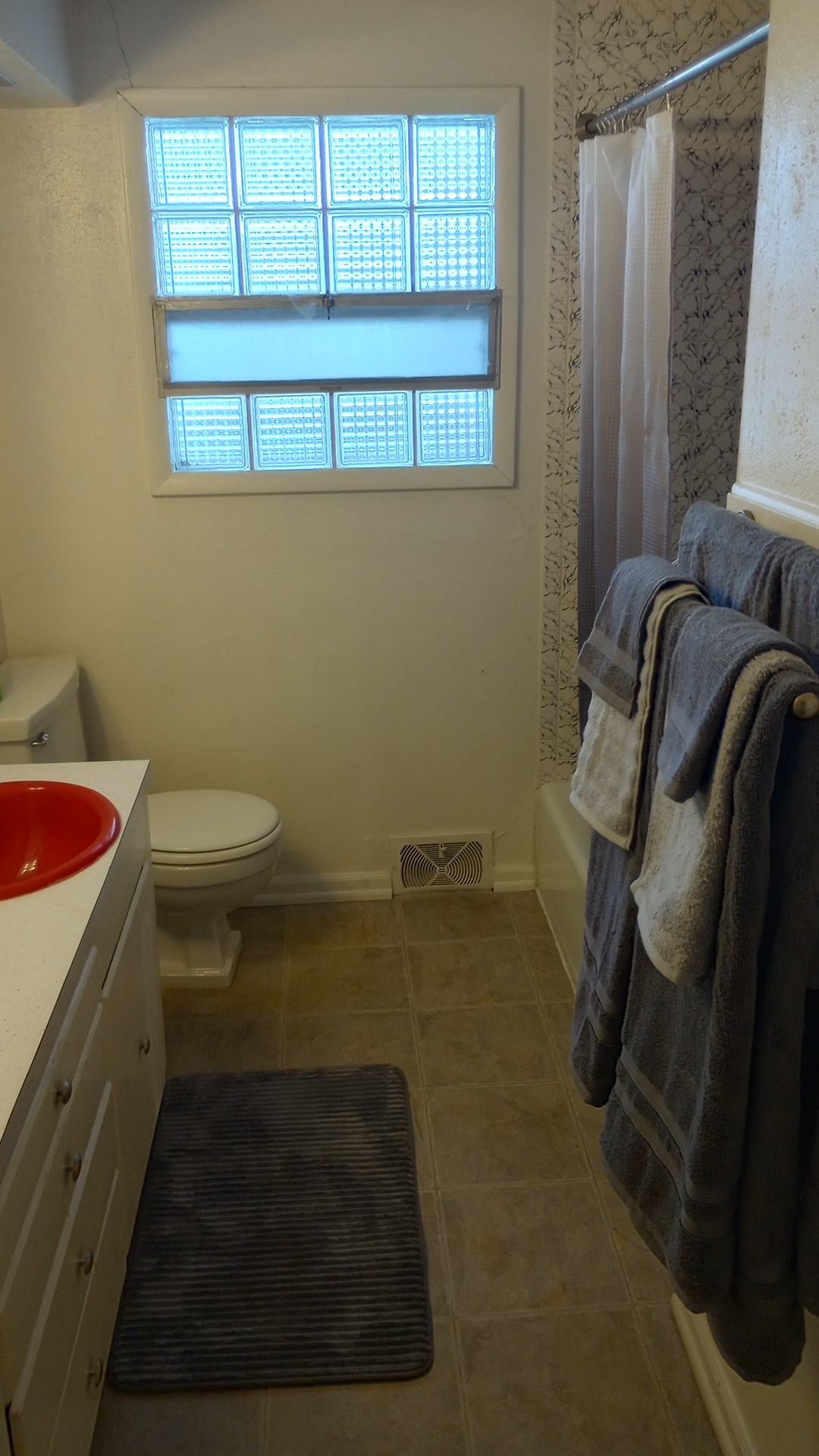 1 bedroom, fully furnished, all utilities paid, Wi-Fi with a ROKU and Netflix included for tv. - Photo 7