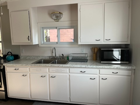 Updated and fully furnished private 1 bedroom apt available 02/02/2027 - Photo 3