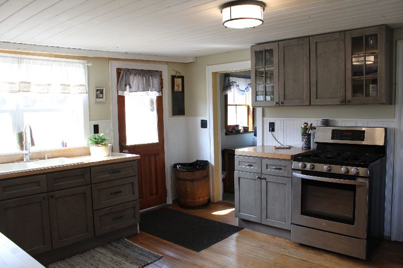 Large Master Bedroom In Farmhouse 20 Min to Rutland - Photo 5