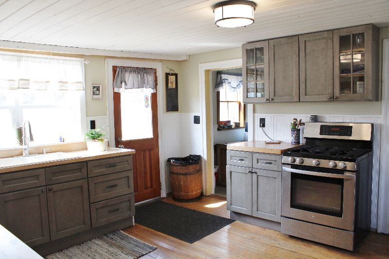 Large Master Bedroom In Farmhouse 20 Min to Rutland - Photo 6