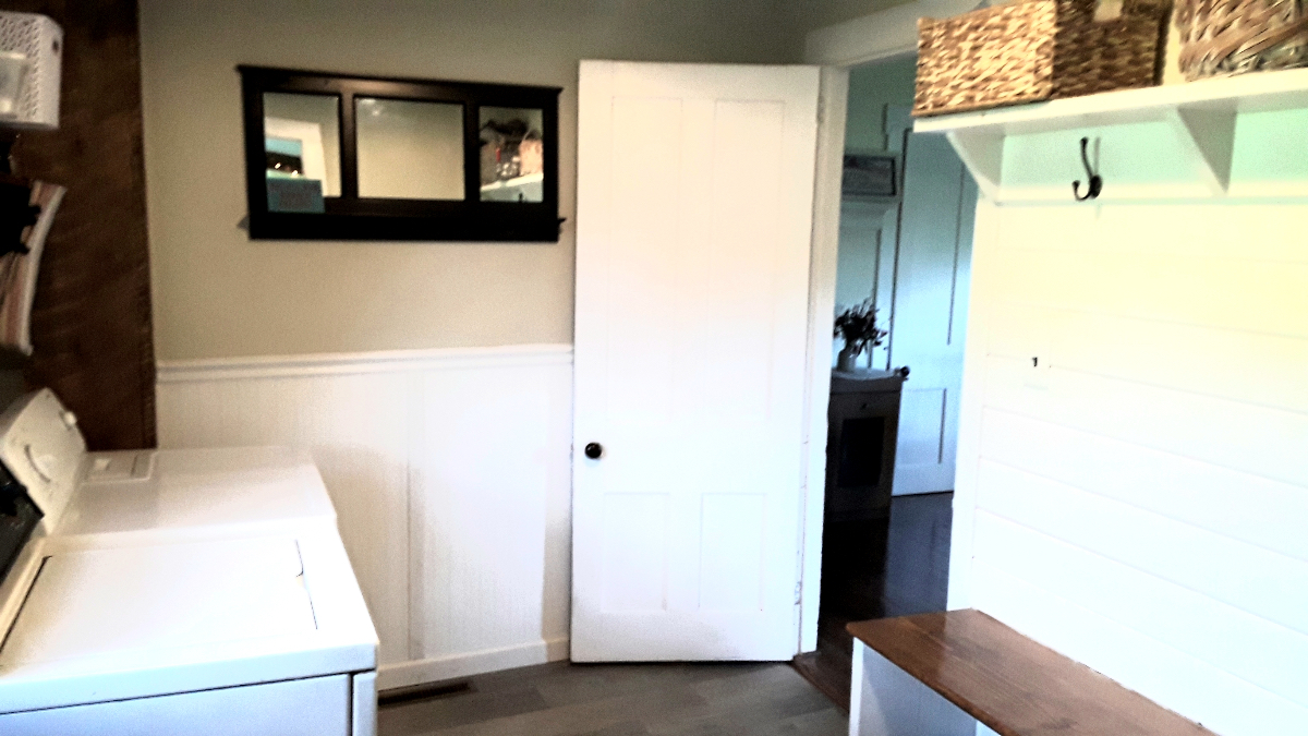 Large Master Bedroom In Farmhouse 20 Min to Rutland - Photo 12