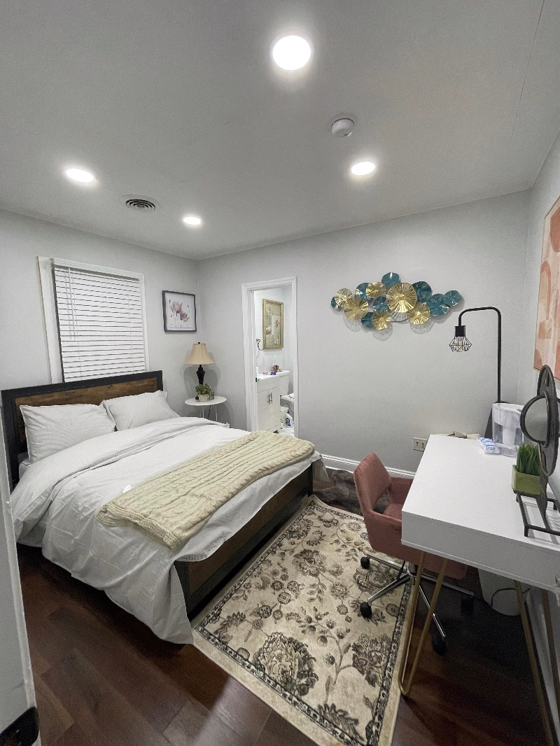 RENOVATED bed w PRIVATE BATH n GYM n library