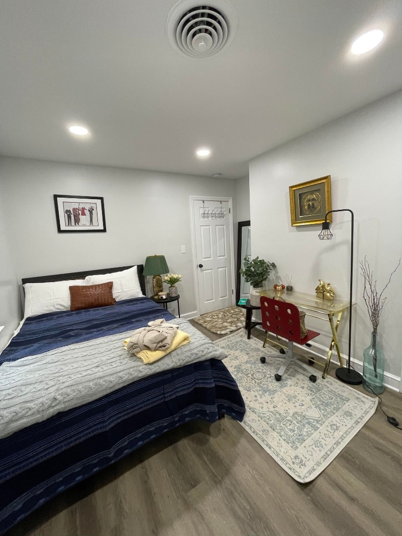 RENOVATED bed w PRIVATE BATH n Home GYM n Library