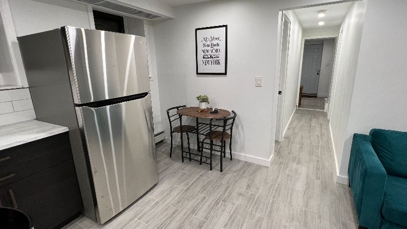 Modern 2 BR Brooklyn Apt Walking Distance to Hospitals w/ W/D - Photo 2