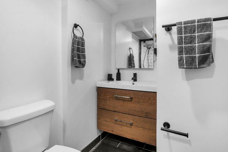 Modern 2 BR Brooklyn Apt Walking Distance to Hospitals w/ W/D - Photo 10