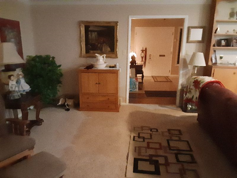 Close to hospital - Photo 8