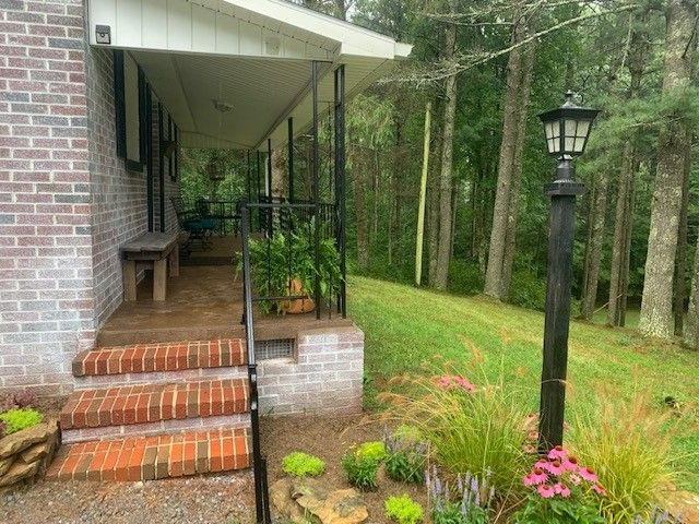 Bella Cottage on private 80-acre estate - Photo 3