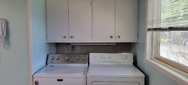 Private mother-in-law suite with kitchenette - Photo 5