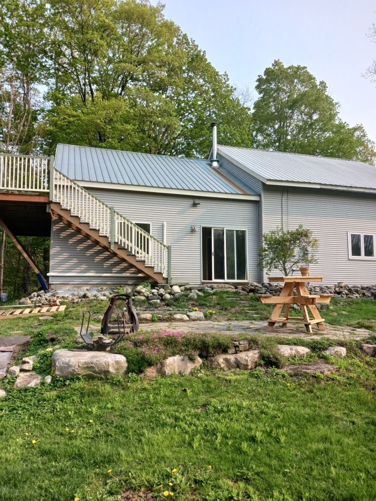Room with private bath or room with a shared bath near Rutland, Castleton, Killington - Photo 6