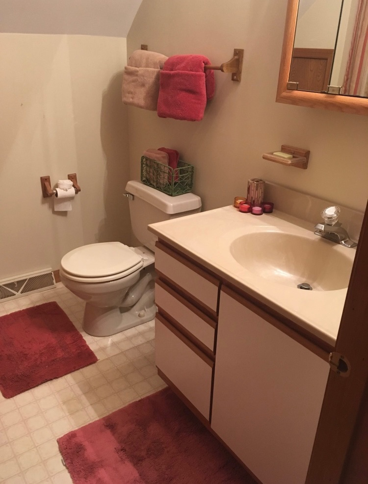 Quiet House Share Conveniently Located - Photo 8