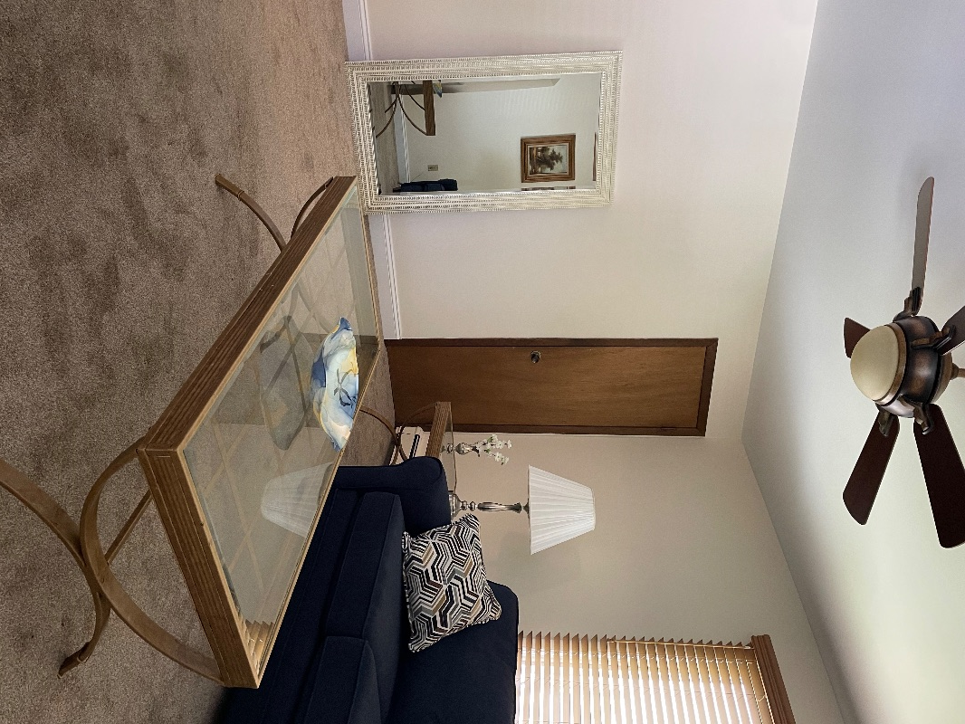 Sunny second floor one bedroom - Photo 3