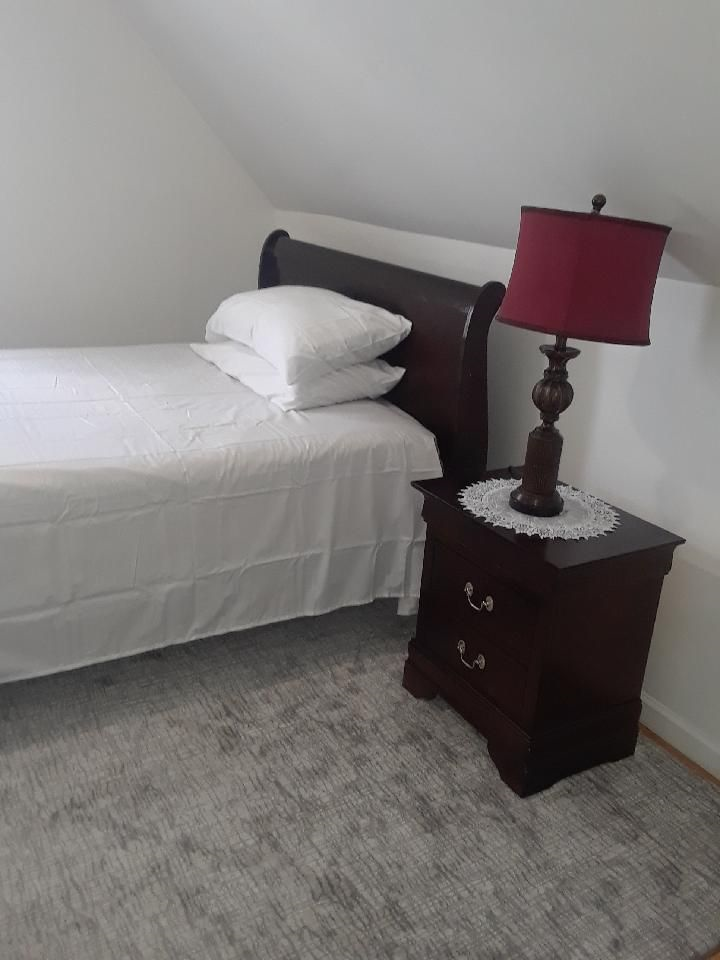 Private Room inside a Beautiful Home - Photo 11