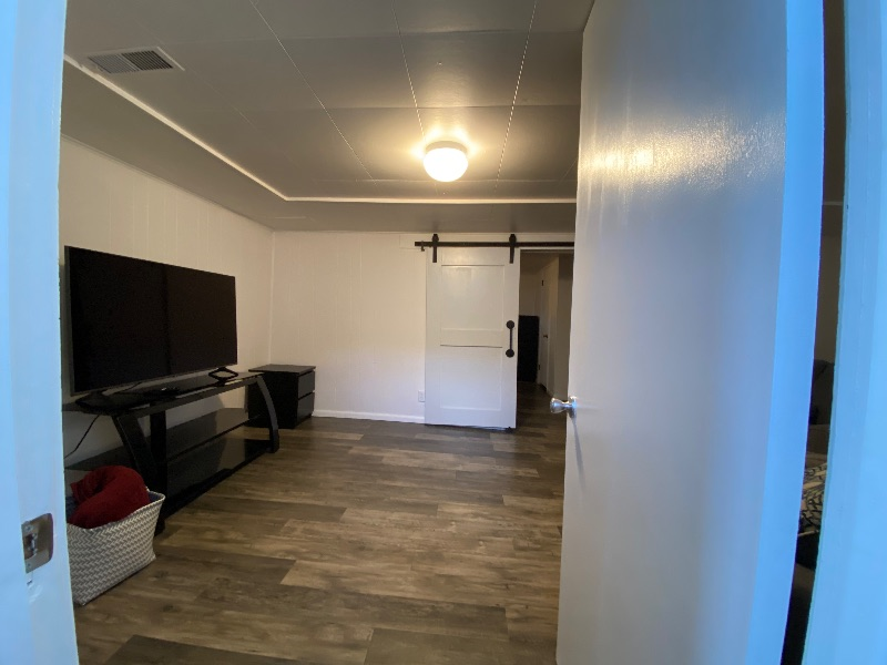 1 Bedroom 1 Bath Apartment  Great Location - Photo 7