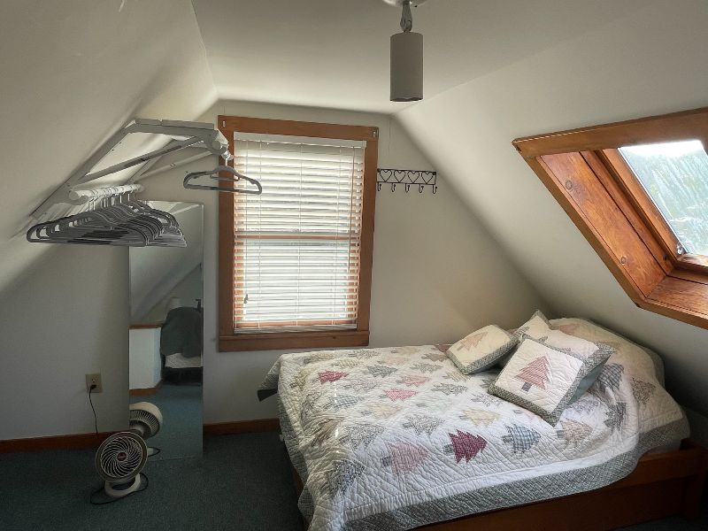 Cute, fully outfitted  easy to clean 'Chalet' - Photo 9