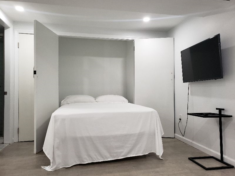 Spacious-Private Bronx Oasis - Photo 7