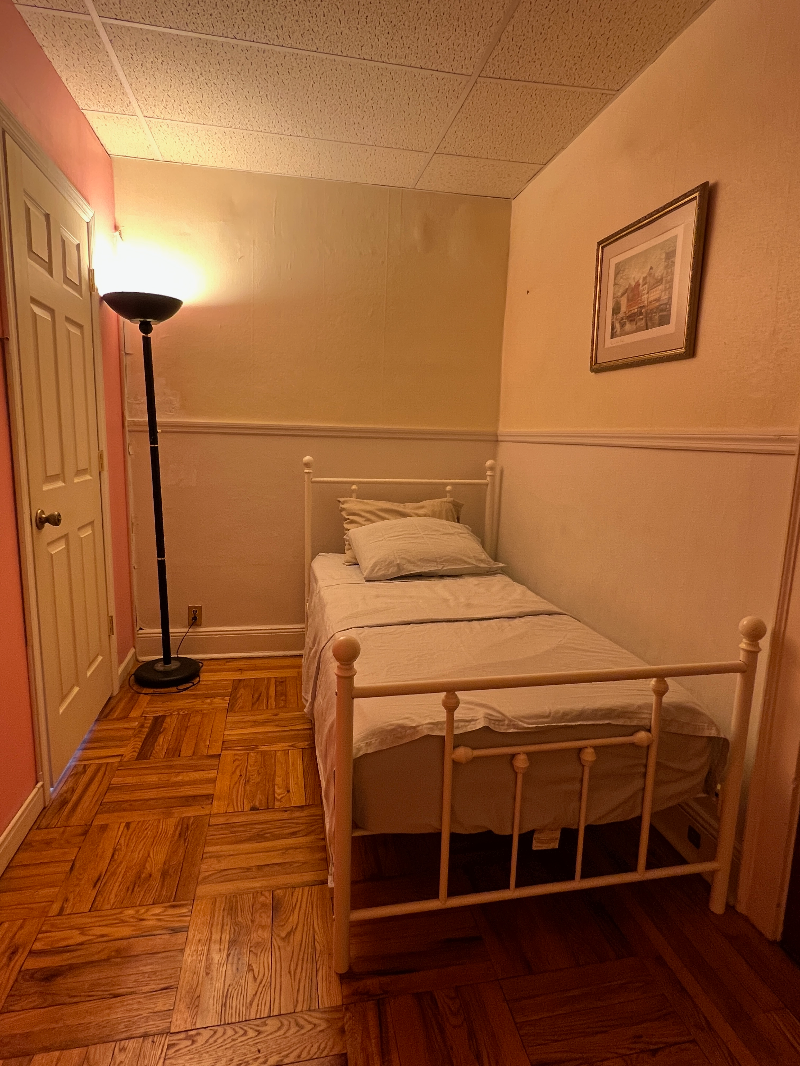 Cozy Apartment Near Bronx Hospitals - Photo 8