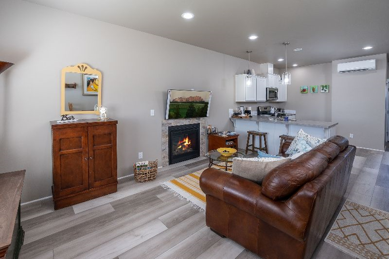 3BR 2.5 BA Brand New Townhome 4/4Miles to Hospital 4 minutes to Old Mill District - Photo 6