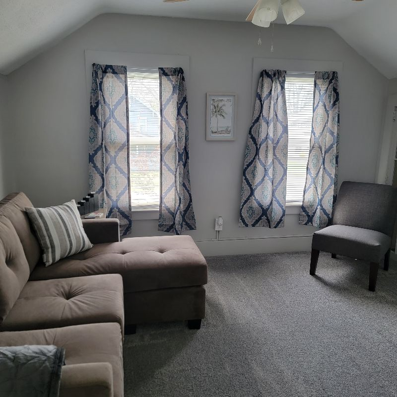 SAFE, QUIET, 1BR APARTMENT 12MIN FROM LOCAL HOSPITALS - Photo 1