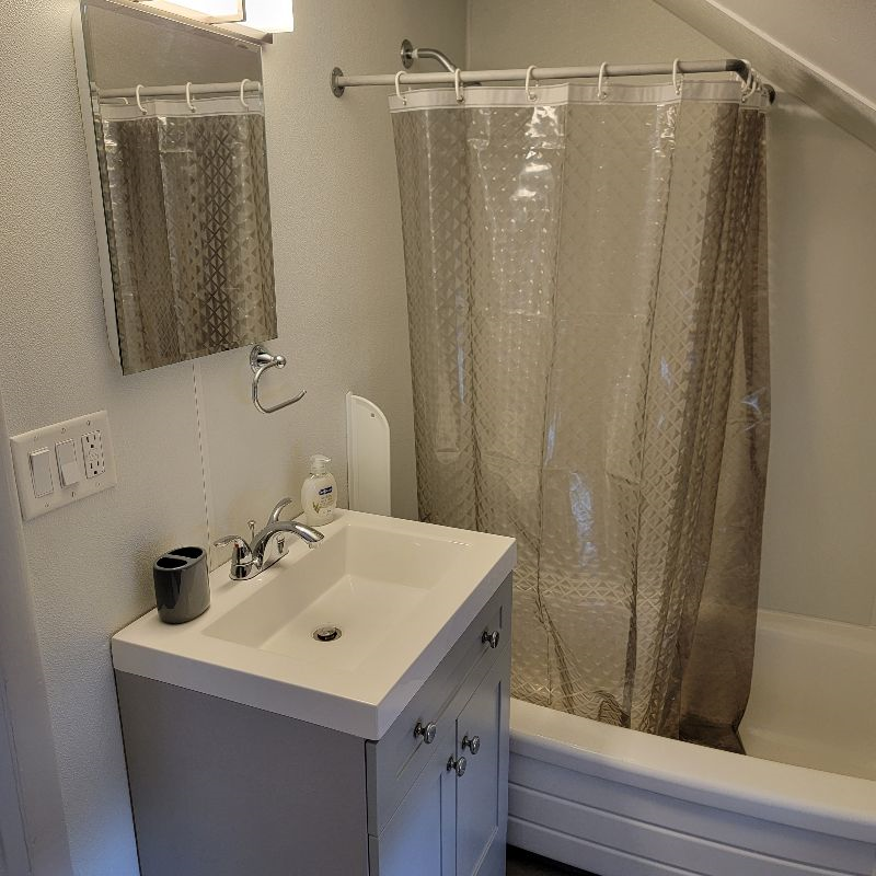 SAFE, QUIET, 1BR APARTMENT 12MIN FROM LOCAL HOSPITALS - Photo 6