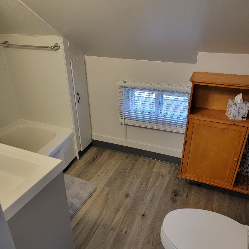 SAFE, QUIET, 1BR APARTMENT 12MIN FROM LOCAL HOSPITALS - Photo 7