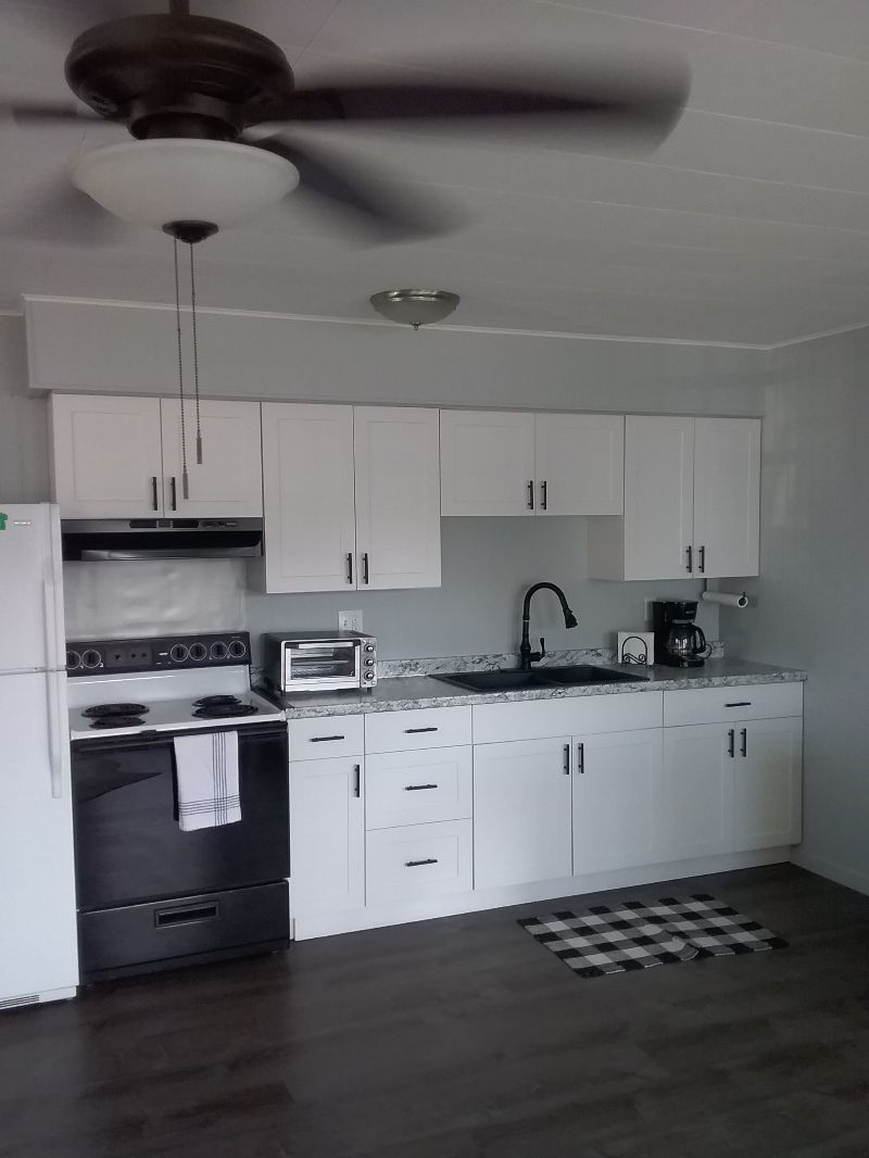 Quaint One Bedroom One Bath-Walk to Nokomis Beach - Photo 5