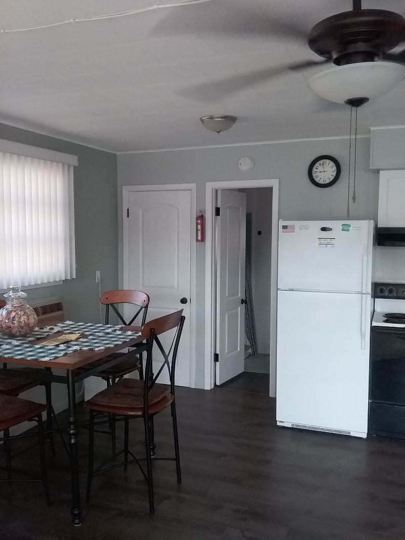 Quaint One Bedroom One Bath-Walk to Nokomis Beach - Photo 6