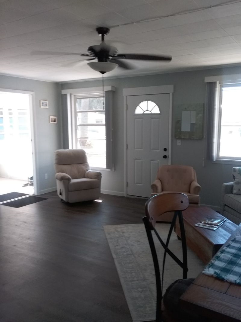 Quaint One Bedroom One Bath-Walk to Nokomis Beach