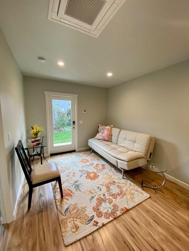Beautiful New 1 Bdrm Cottage at the Beach - Photo 4
