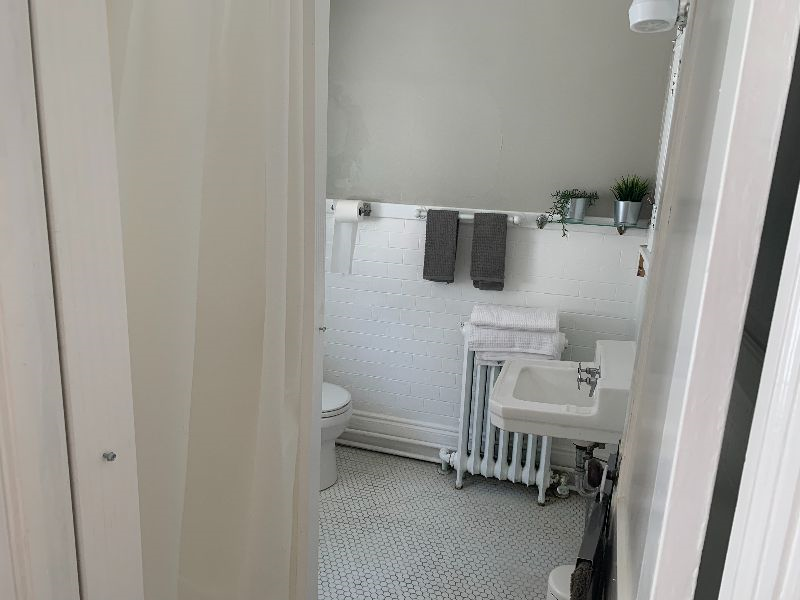 Blocks from AMC in Nice Residential Area 1st floor - Photo 5